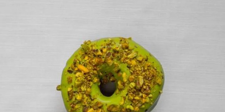 Donut či dva a káva k tomu v pardubickém OC Atrium: espresso i cappuccino, plněné a neplněné dezerty