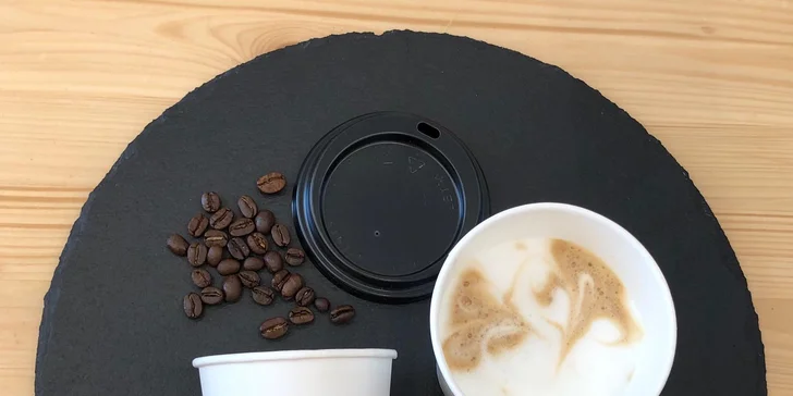Donut či dva a káva k tomu v pardubickém OC Atrium: espresso i cappuccino, plněné a neplněné dezerty
