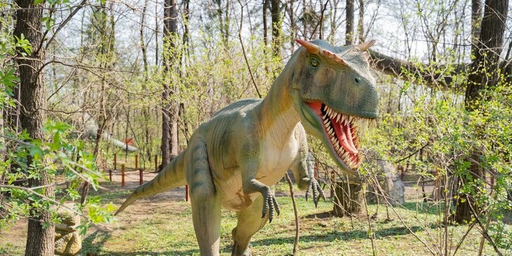 Navštivte park plný dinosaurů a zábavy: 2denní vstup do polského Zatorlandu