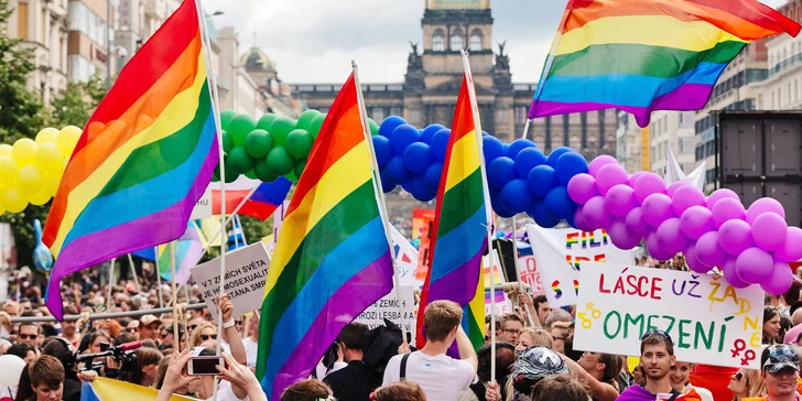 Podpořte vznik výstavy o životě LGBTI+ starších lidí, kterou organizuje ŽIVOT 90
