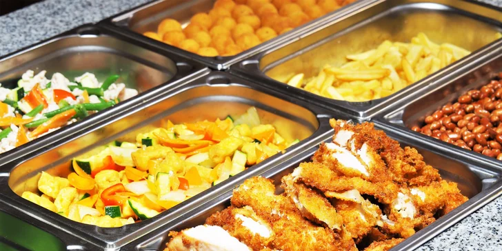 Vietnamský obědový bufet: talíř plný specialit a polévka nebo neomezená konzumace