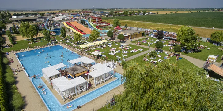Celodenní vstup do AQUAPARKU Senec: 12 bazénů, tobogany a skluzavky