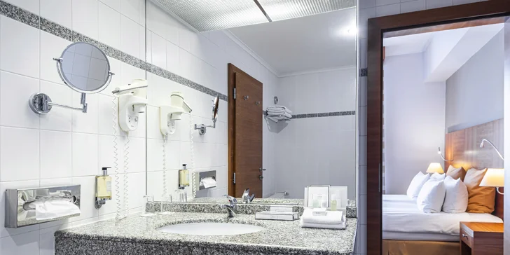 Legendární hotel International: pobyt s jídlem i romantika s masáží, skvělá dostupnost do centra