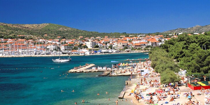 7 nocí v Chorvatsku: penzion 500 m od pláže, za příplatek autobusová doprava i polopenze