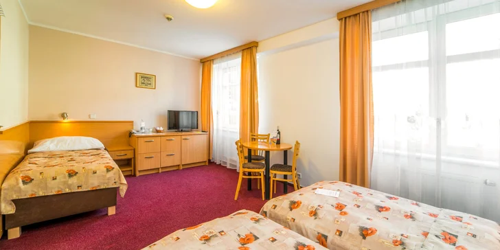 4* pobyt v Praze pro dva na jedinou noc i celý týden: snídaně a možnost wellness