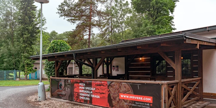 Italská dobrota: 2 nebo 4 pizzy podle výběru z 15 druhů i s pivem a rozvozem