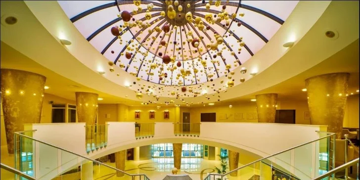 Luxusní pobyt ve 4* hotelu na Vinohradech: snídaně a možnost wellness