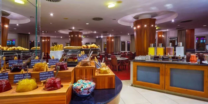 Luxusní pobyt ve 4* hotelu na Vinohradech: snídaně a možnost wellness