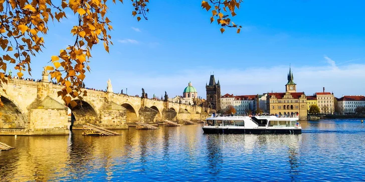 50min. vyhlídková plavba po Vltavě na ekologické lodi Bella Bohemia