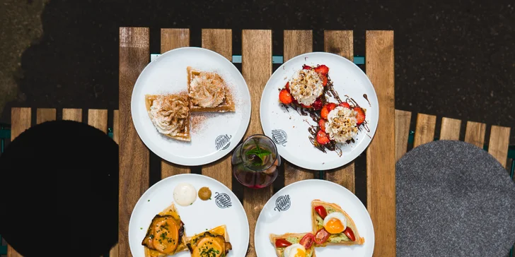 Sladká nebo slaná vafle podle výběru z menu a domácí limonáda či skvělá káva