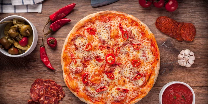 Italská dobrota: 1 nebo 2 velké pizzy podle výběru z 12 druhů