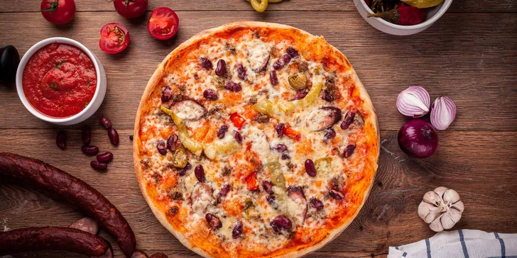 Italská dobrota: 1 nebo 2 velké pizzy podle výběru z 12 druhů