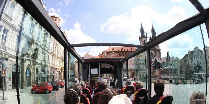 Okružní jízda Prahou: hodina v otevřeném autobuse a 1hod. projížďka lodí pro děti i dospělé