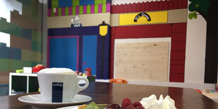 Moderní kavárna s LEGO® koutkem: nápoje, zákusky i poukaz na občerstvení