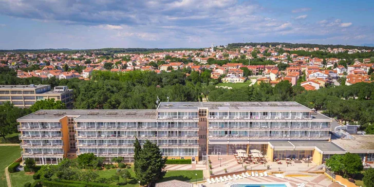 Dovolená na chorvatské Istrii: pláže, bazény, sport a animační program, ideální pro rodiny