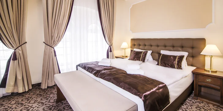 4* relax ve Varech: hotel u Mlýnské kolonády, jídlo a neomezený wellness