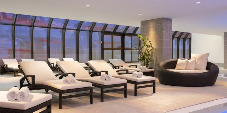 5* pobyt v hotelu Hilton u Vltavy: snídaně, neomezený wellness, pozdní check-out i zážitek podle výběru