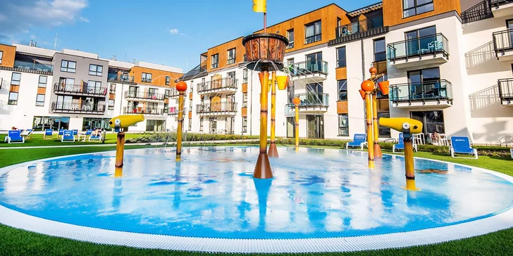 Moderní resort na polském břehu Baltského moře: polopenze, vodní park i neomezený wellness