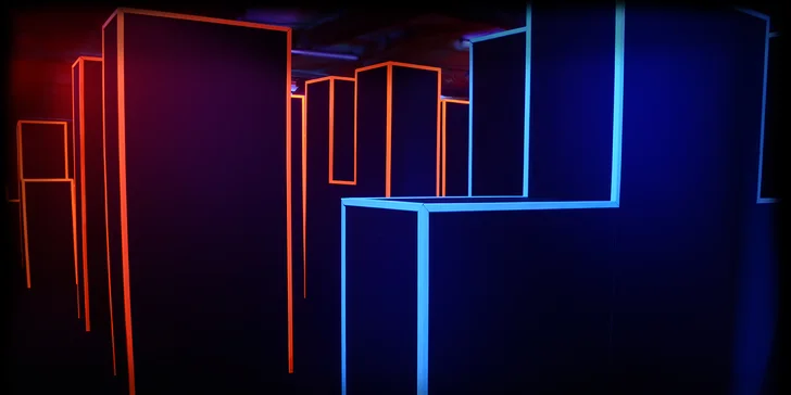Akce a zábava: laser game ve špičkové moderní aréně pro 2-8 hráčů