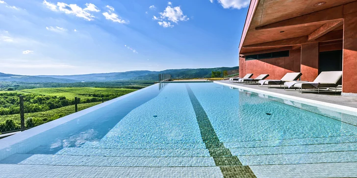 Romantika uprostřed istrijských vinic: krásný hotel se snídaní, wellness a degustací vín
