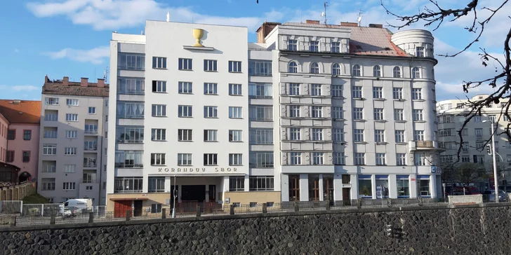 Slavné filmové a muzikálové melodie v zajímavém interiéru