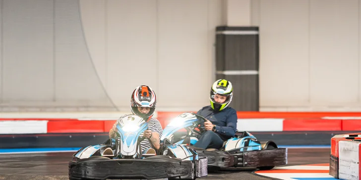 Pořádná dávka zábavy pro děti i dospělé: jízda na e-motokáře i s nápoji a vstupem do VR herny