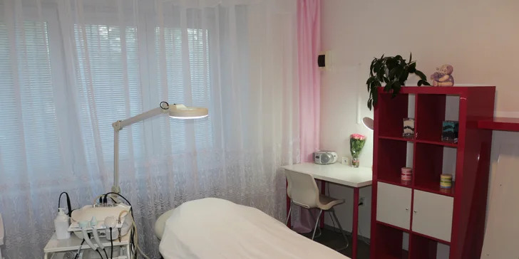 Kompletní péče o aknózní pleť včetně ošetření laserem