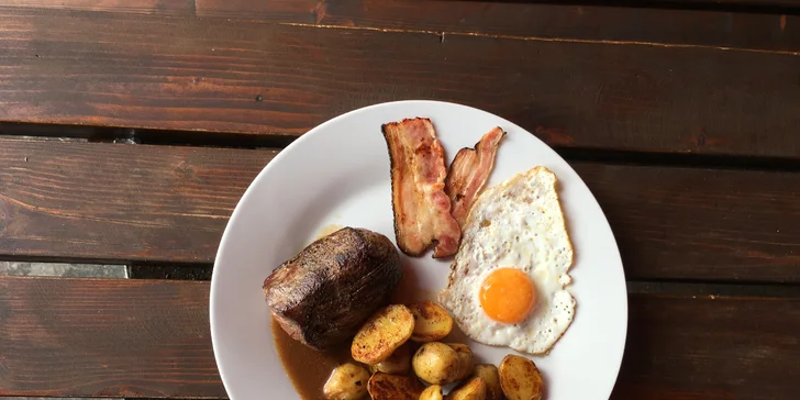 Steak z pravé svíčkové s bramborem, slaninou a volským okem pro 1 i 2 osoby