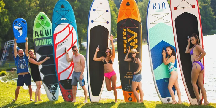 Zapůjčení vybavení na stand-up paddleboarding a nápoj pro 1 osobu