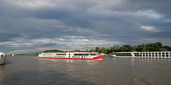 Romantický pobyt na vlnách Dunaje: botel v centru Bratislavy, snídaně