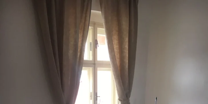 Luxusní kosmetické ošetření pleti včetně mikrodermabraze a masáže obličeje