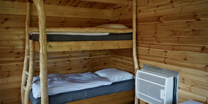 Pobyt v karavanu nebo chatce mezi zvířátky s možností vyjížďky na koních
