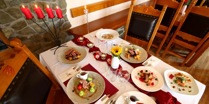 Romantika v zámeckém hotelu: 5chodové degustační menu i privátní wellness pro 2 osoby