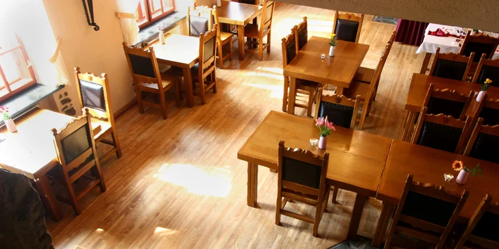 Romantika v zámeckém hotelu: 5chodové degustační menu i privátní wellness pro 2 osoby