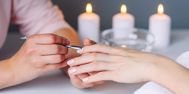 Pro nehty jako z reklamy: manikúra P-Shine, zpevnění nebo modeláž
