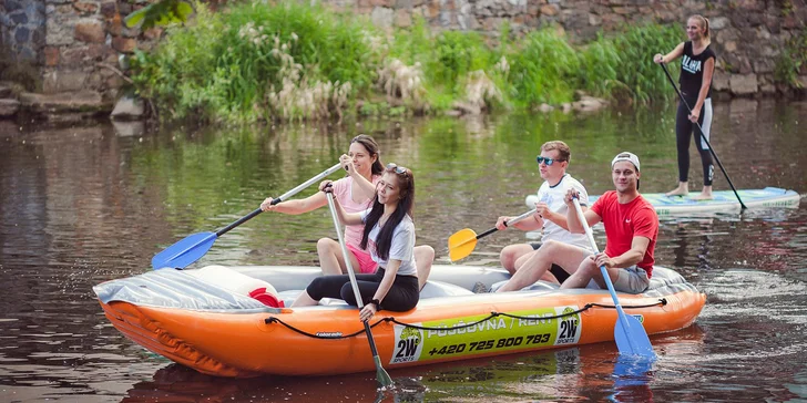 Krumlov a okolí na vodě: půjčení nafukovacích paddleboardů i raftů na 1–3 dny