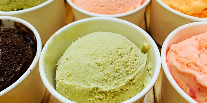 Pořádná porce zmrzliny: 910 ml míchané zmrzliny, v ceně i termobox