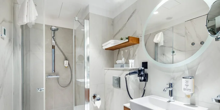 Dovolená v centru Vratislavi: moderní hotel, relax zóna se suchou saunou a fitkem, snídaně