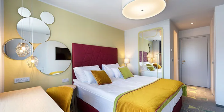 Dovolená ve Slovinsku: moderní 4* hotel u Bledského jezera se snídaní a bazénem