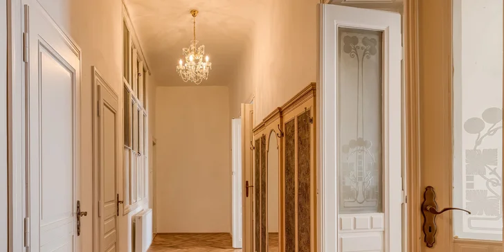 Pobyt na Václaváku: až 7 nocí, prostorné apartmány s vysokými stropy, volné vstupy do pražských památek