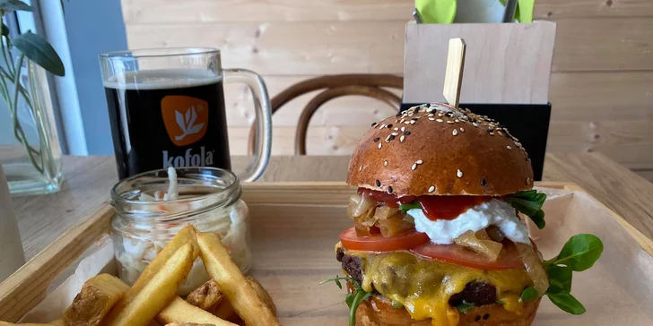Burger podle výběru ze 7 druhů, hranolky, coleslaw a Kofola pro 1 či 2 osoby