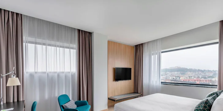 Moderní hotel sítě Marriott v Brně: polopenze, parkování, pozdní check-out a dítě do 5,9 let zdarma