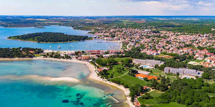 Dovolená na chorvatské Istrii: pláže, bazény, sport a animační program, ideální pro rodiny