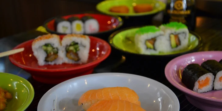 Running sushi: 2 hodiny neomezeného hodování pro 1 nebo 2 osoby či rodinu