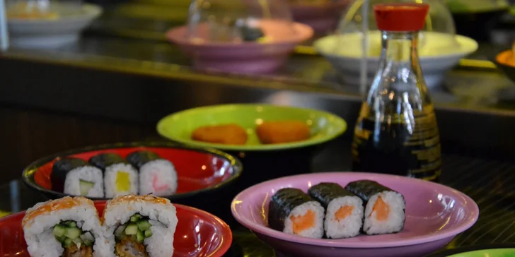 Running sushi: 2 hodiny neomezeného hodování pro 1 nebo 2 osoby či rodinu