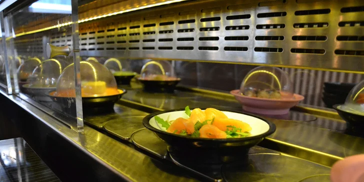 Running sushi: 2 hodiny neomezeného hodování pro 1 nebo 2 osoby či rodinu