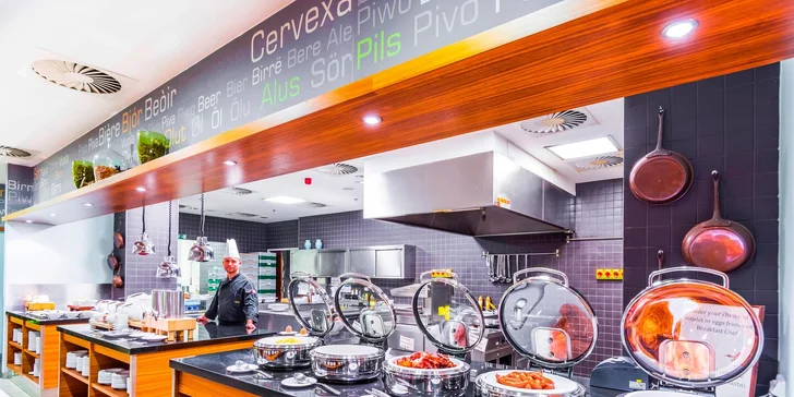 Odpočinek v hotelu Marriott v centru Plzně: snídaně nebo polopenze i varianty s prohlídkou pivovaru a pivo zdarma