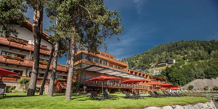 4* hotel v rakouském Zell am See: na břehu jezera, s polopenzí a neomezeným wellness