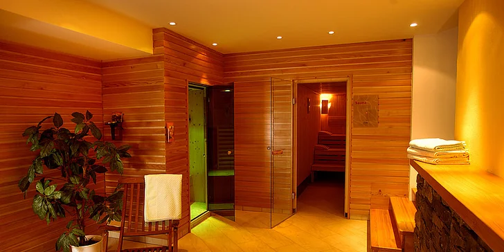 4* hotel v rakouském Zell am See: na břehu jezera, s polopenzí a neomezeným wellness