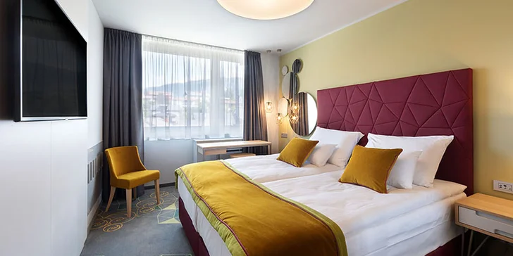 Dovolená ve Slovinsku: moderní 4* hotel u Bledského jezera se snídaní a bazénem